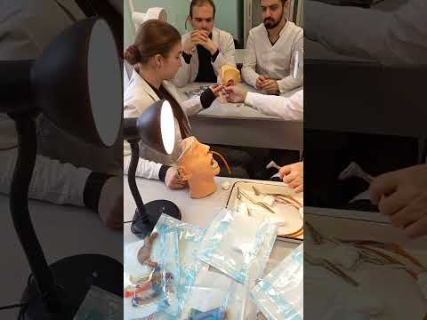 Видео: Передняя и задняя тампонада носа