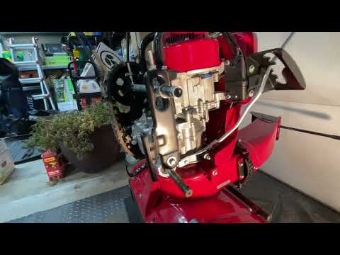 Видео: Как заменить сальник трансмиссии на снегоочистителе Honda HS522 HS622 HSS622