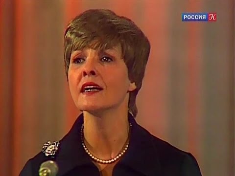 Видео: Белла Ахмадулина. Я думаю: как я была глупа...