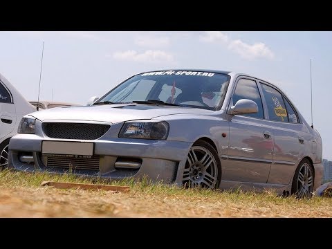 Видео: Замена задней стойки стабилизатора Hyundai Accent