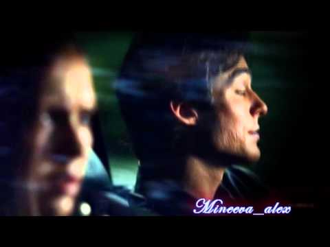 Видео: Слишком мало слов ( Деймон и Елена ).The Vampire Diaries