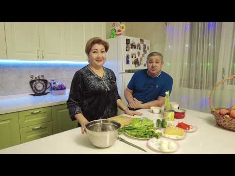 Видео: 🎅САЛАТ с КРАБОВЫМИ ПАЛОЧКАМИ! 😋ОЧЕНЬ ВКУСНО И👌 ПРОСТО!