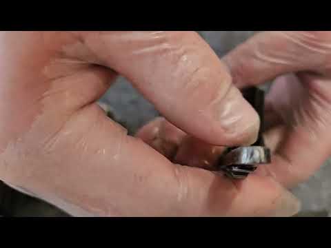 Видео: Полная разборка и сборка УСМ-ударно спускового механизма ИЖ-54, замена боевых пружин!