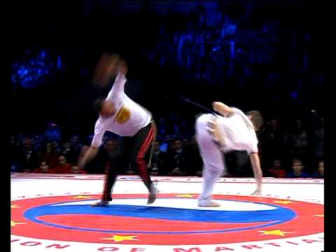 Видео: Капоэйра. Охотников vs. Перейра Дэ Сауза