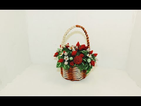 Видео: Клубника из бисера в корзинке Часть 3 / Strawberries from beads in a basket Part 3