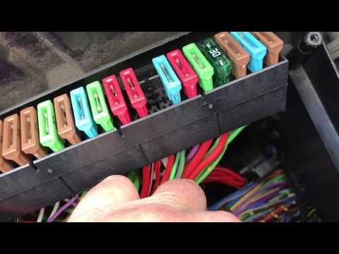 Видео: БМВ Е34 Проводка подогрева руля или дооснащения BMW E34