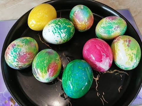 Видео: Оригинальный способ покраски яиц