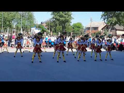 Видео: Последний звонок 2022  /  Русский народный танец  "Калинка"