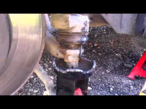 Видео: замена нижних шаровых