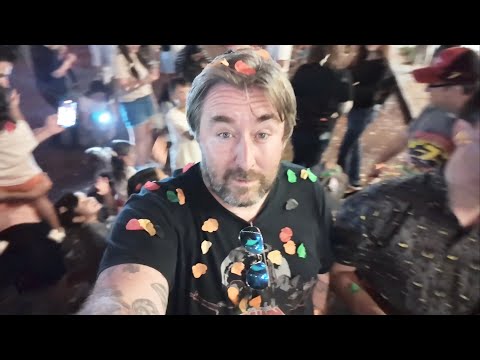 Видео: Необычное начало осени в Celebration Florida — Downtown Pumpkin Patch / The Zombie House