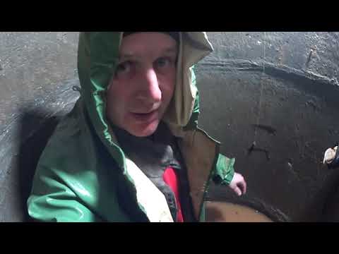 Видео: подземная река в глубоком колодце