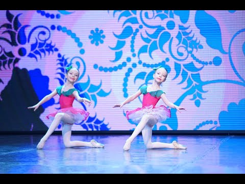 Видео: Школа классического балета "Little swan", Минск. Вариация Вишенок из спектакля "Чиполлино"