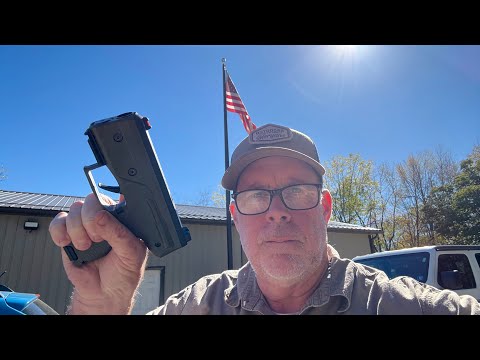 Видео: Пусковая установка BYRNA? Я сказал: «Возьми мои деньги!» Нелетальная самооборона