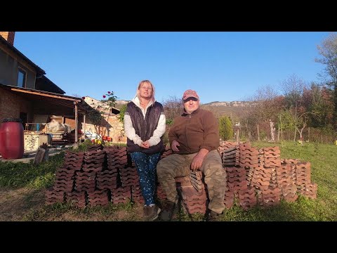 Видео: ЖИВОТ НА СЕЛО : Как поставихме улуците на плевнята + Есенна грижа за градината / LINE D5
