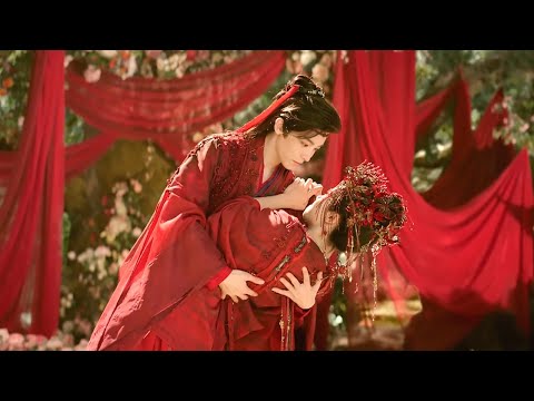 Видео: Хоть брак Золушки и Мастера был фиктивным, они были полны любви💕