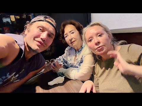 Видео: Вечер пятницы ,мы в суши-баре ,Света жжёт #usa 🇺🇸