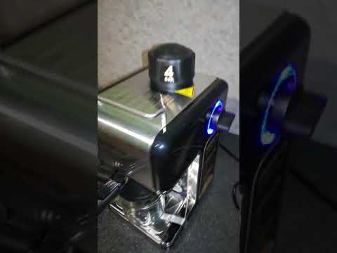 Видео: Кофеварка Polaris Golden Rush PCM 4006A