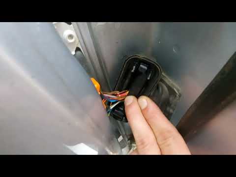 Видео: Диагностика неисправностей электрооборудования водительской двери Skoda Yeti (2012)