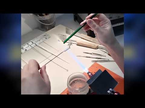 Видео: Мастер-класс «Создание стеклянной бусины в технике лэмпворк»