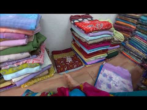 Видео: 147. Выбираю сари для бедных девушек на праздник. Расцветки радуют глаз. Путтапарти.