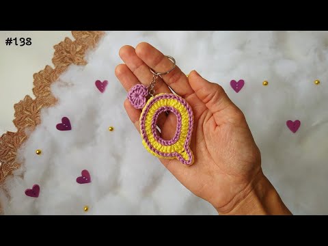 Видео: Брелок крючком буква "Q" - ряд: буквы алфавита (с подзаголовком)