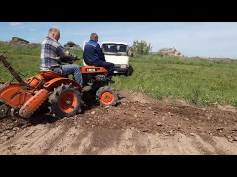 Видео: Kubbota B6000 пашет поле с освёсом. Прото ШОК!!!😱