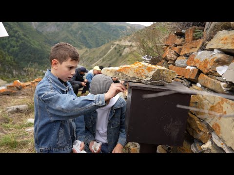 Видео: В Тибе отметили праздник Таранджелос