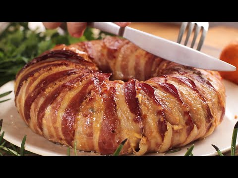 Видео: Мясной рулет «Рождественский венок». Гости были удивлены! Готовить его очень просто и быстро.