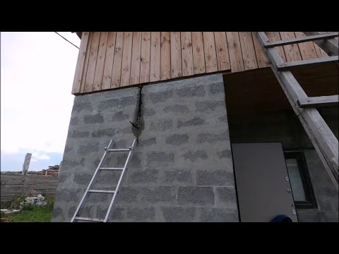 Видео: Раскидываю провода для подсветки бани