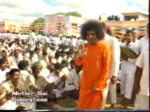 Видео: SAI BABA :: ИСТОРИЯ ЖИЗНИ (Русский перевод)