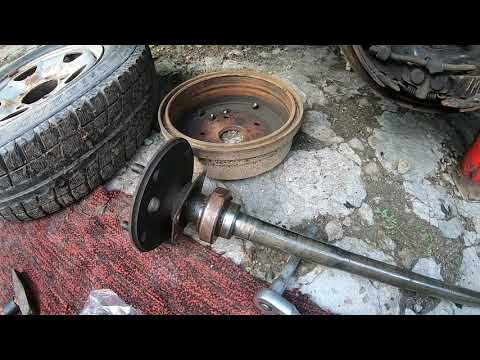 Видео: Замена подшипника полуоси  Toyota Lite Ace