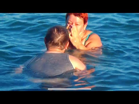 Видео: Лева ударил маму ногой по лицу и чуть не утонул в бассейне