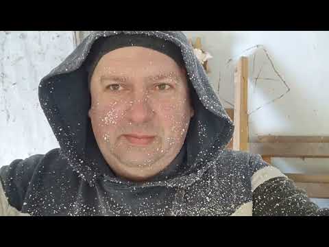 Видео: Супер Дом с мусорки. Заканчиваем штукатурить дом изнутри.