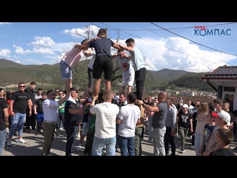 Видео: Со „Велигденски Кули“ направени од луѓе, качени еден на друг, се одбележува 2 ден Велигден во М.Брод