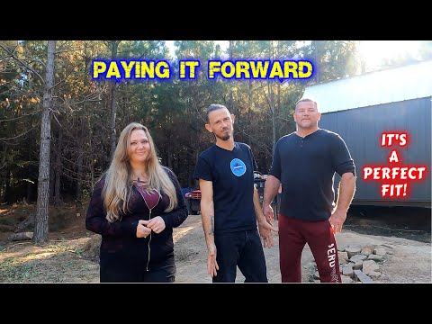 Видео: ОН НИКОГДА НЕ ПРЕДВИДЕЛ ЭТОГО | работа, парное строительство, крошечный дом, приусадебный участок...