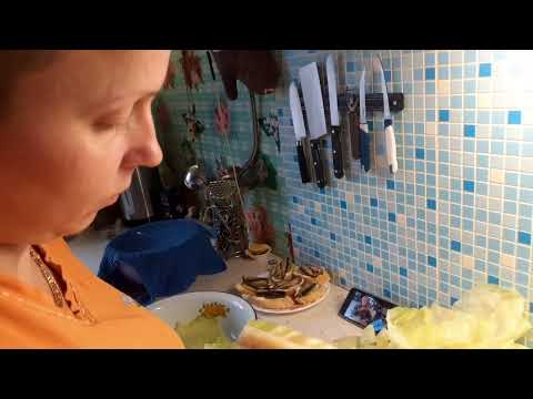 Видео: Наша жизнь в деревне, как она есть, на сегодняшний день. Готовим голубцы , уборка зерна.