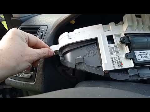Видео: Replacing the dashboard on a Volvo V50 2.0 diesel/Замена приборной панели VOLVO V50 2.0 дизель