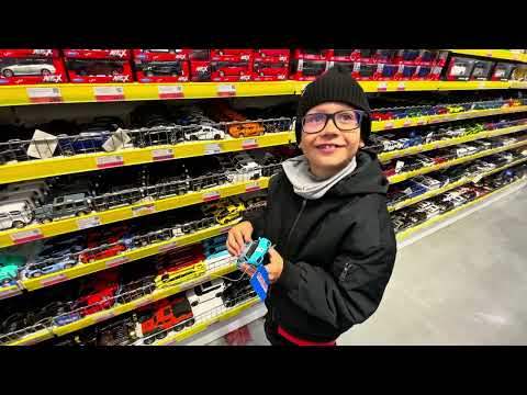 Видео: #ДамирЧернов покупает игрушки и ружье 25.20.2025