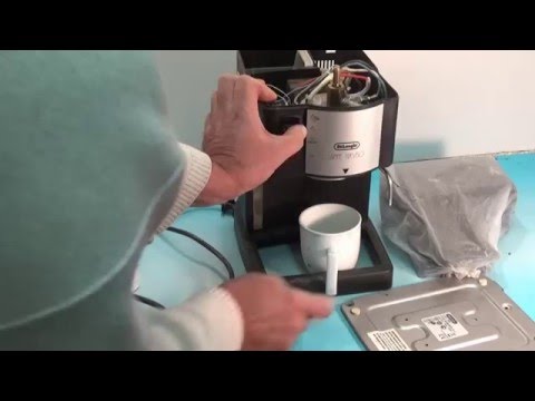 Видео: Ремонт кофеварки Delonghi Caffe Treviso не дает воды