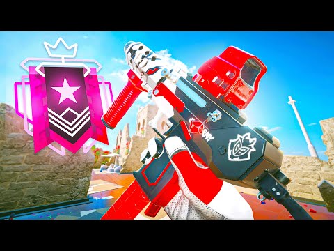 Видео: 10 минут ЛУЧШЕГО прицеливания из SMG-12 на консолях (Rainbow Six Siege)