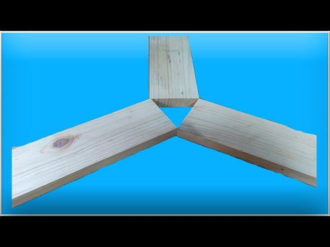 Видео: Показываю как соединить плинтус, рейку, доску. Советы старых мастеров