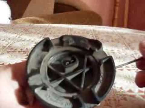 Видео: Ауди 80 как проверить датчик на баке.