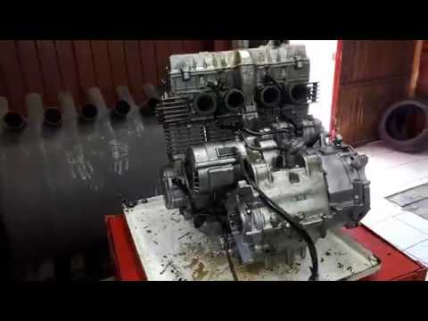 Видео: Honda CB750 NightHawk - Замена цепей ГРМ и генератора