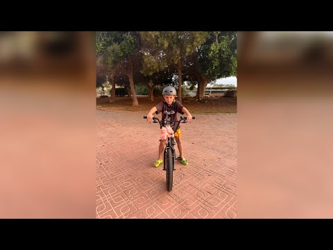 Видео: Катаюсь на велосипеде￼