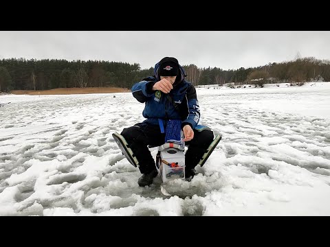 Видео: СКОРОСТНАЯ ловля на мормышку со льда на соревнованиях / Чемпионат Беларуси