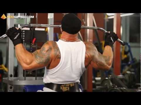 Видео: Тренировка спины. Тяга верхнего блока.