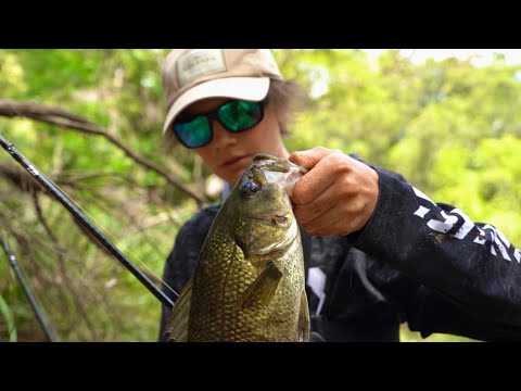 Видео: Ловля австралийского окуня в раю!