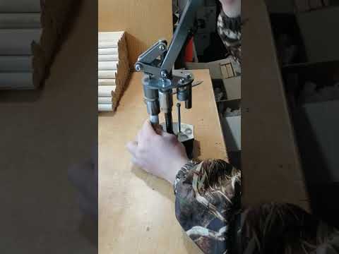 Видео: Обжим донца гильзы и декапсуляция.