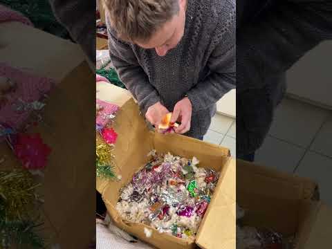 Видео: Простые игрушки в простой семье