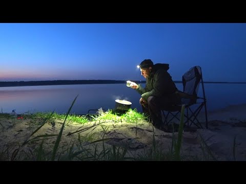 Видео: Рыбалка!!! Закрываю Сезон на Реке. Уха из Свежей Рыбы. Ночь у Костра.